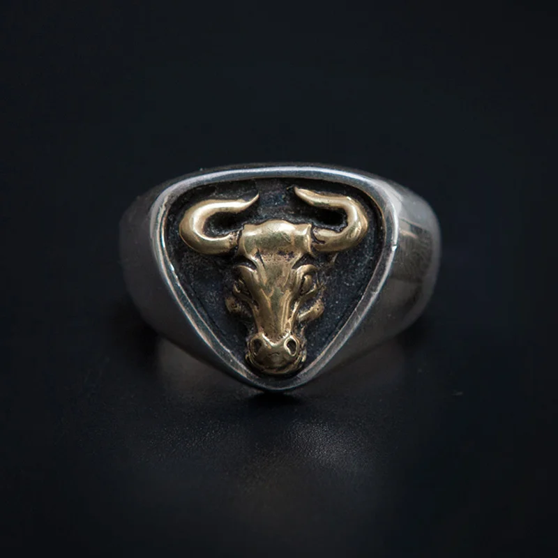 Stier Ring: Der perfekte Schmuck für mutige Männer