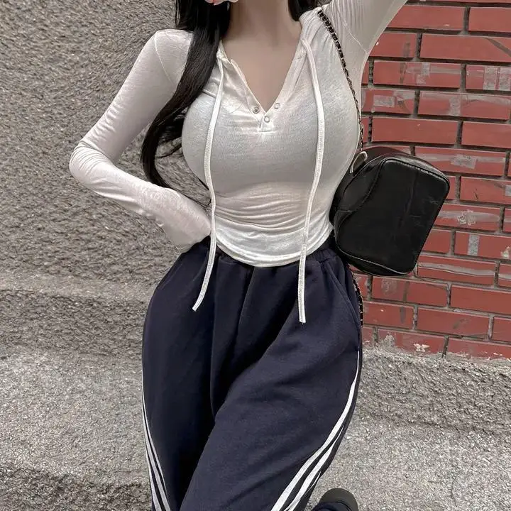 

Облегающая футболка-худи с длинным рукавом в спортивном стиле, вязаный свитер для дерзких девушек, укороченный, новая осенняя коллекция