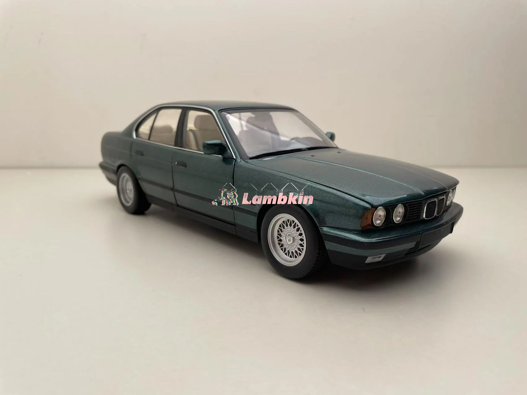 

MINICHAMPS 1/18 bmw-535i E34 GREEN alloy openable diecast car model gifts
