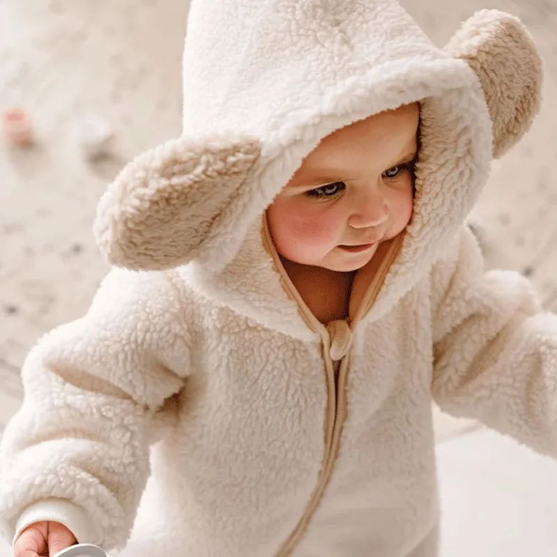 جديد خريف وشتاء 2025 ملابس دافئة للأطفال من قطعة واحدة للأولاد والبنات من الصوف السميك مع قلنسوة وسحّاب رومبير بدلة قطيفة للأطفال الرضع A5324
