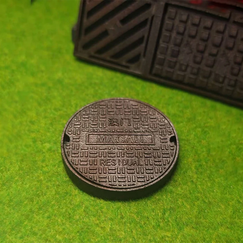 Soldier Rust Color Round Manhole Cover Square Manhole Cover City Road Scene Accessories Decoration Model Toy Souvenir Collection