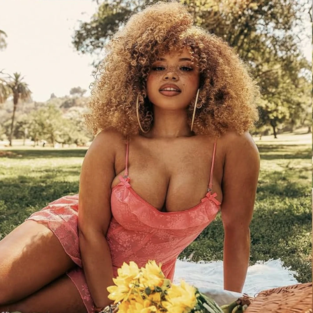 

Curly hair wig for women, bangs, fluffy, glue-free wig, synthetic hair replacement wig, suitable for role-playing and daily use