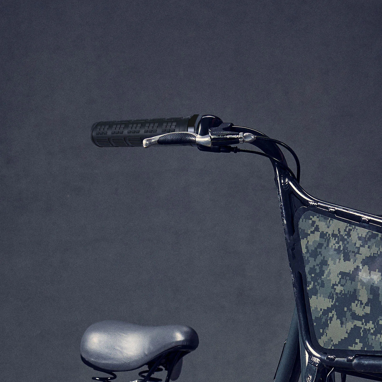 

2Pcs Shockproof Non-Slip Bike Handle Grips with Lock Ring and Raised Texture for Mountain Road Cycling Comfortable Ergonomic