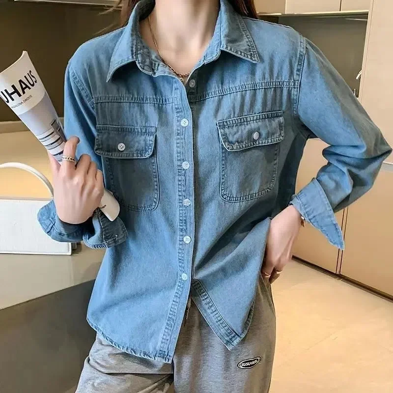 Blus Denim Wanita Fashion Musim Semi Kemeja Jeans Kancing Sebaris Tunggal Polos Blus Tipis Lengan Panjang Saku Atasan Koboi Kerah Jas