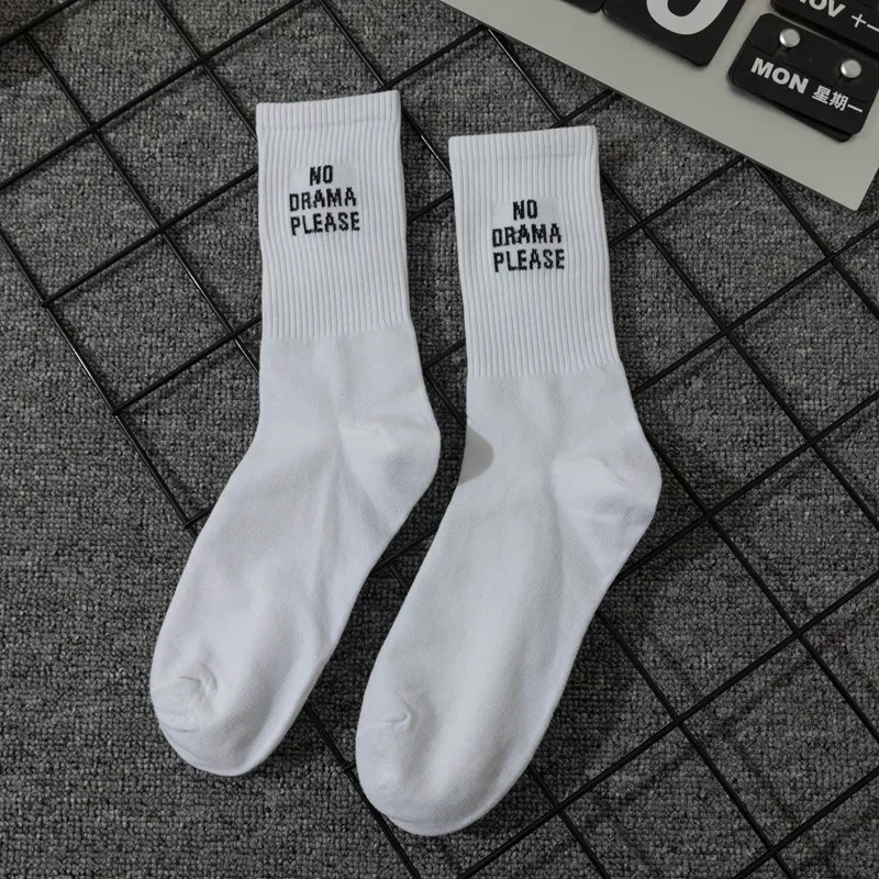 Women Cotton Socks New Hot Selling Letter Jacquard Series Street Sports Hip Hop Personalized Fashion Ladies Crew Socks White