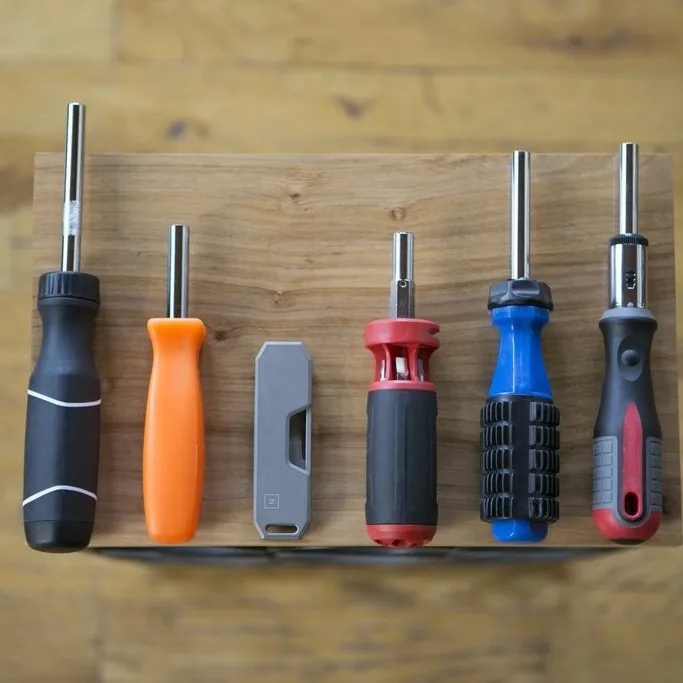 Creative Multifunction Outdoor Pocket EDC Screw Combin Keychain Tool