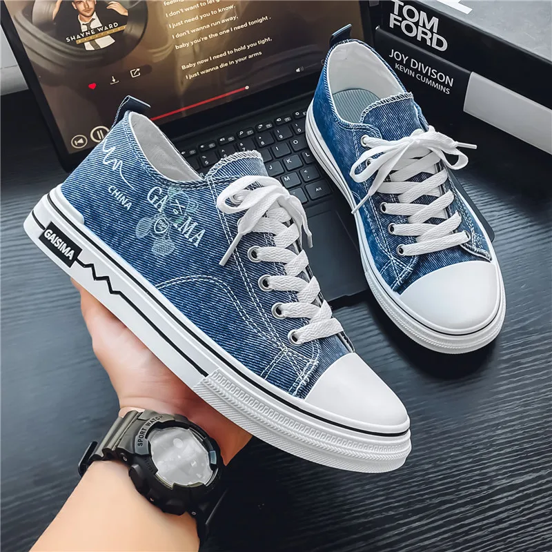 2025 Scarpe da ginnastica di tela da uomo estive Scarpe basse casual traspiranti per adolescenti Calzature comode e leggere alla moda per giovani streetwear