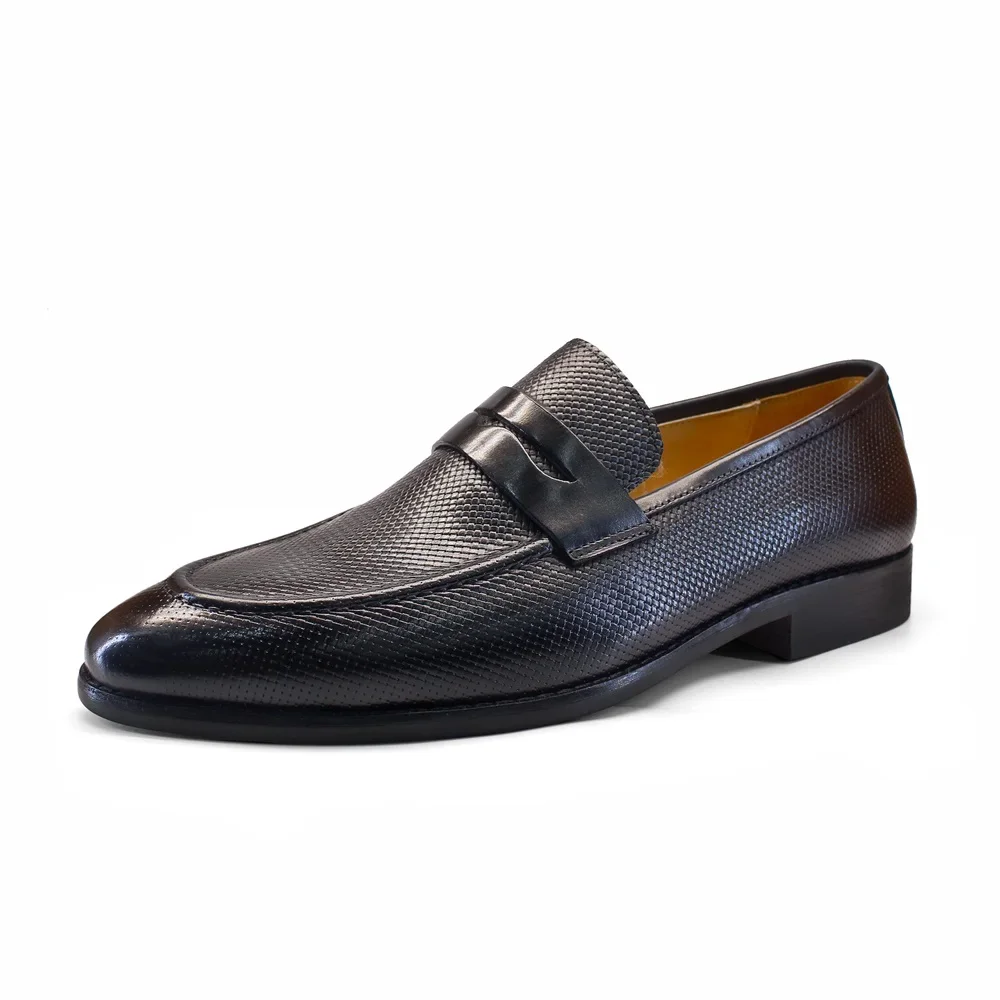 

Comfortable Genuine Leather Loafers Casual Shoes with Rubber Sole for Men And Modern Braided Pattern Size 39 to 46 For Men shoes
