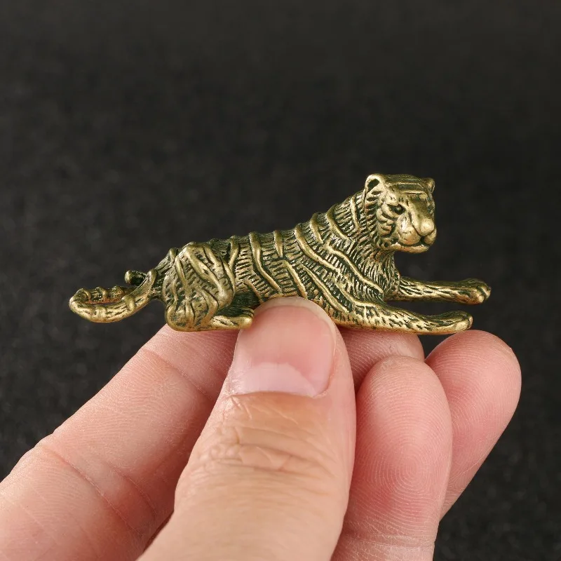 1 PC Chinese Zodiac Tiger Dominant Siberian Tiger Vintage Bronze Ornament Antiqued Archaized Brass Office Study Home Decoration