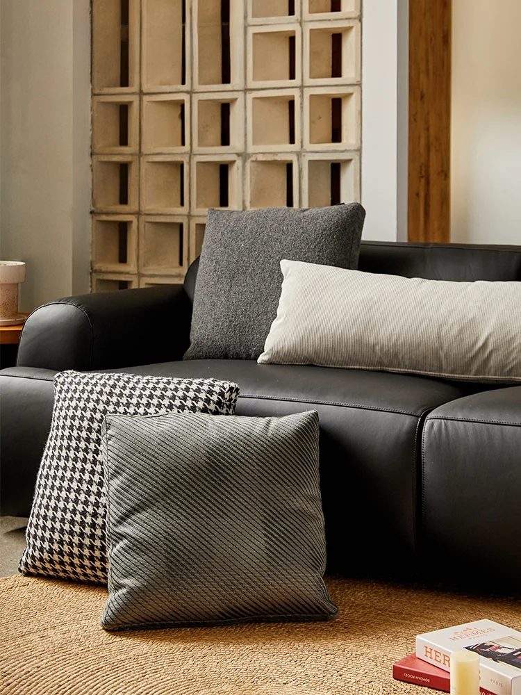 

CBhome Italian Sle Light Rain Pillow ey Brown Retro Luxury Living Room Pillow Cuion Combination Square down Filled