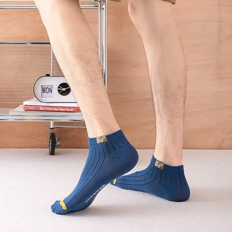 5 Pairs Premium Thickened Business Seasonal Versatile Stylish Mid-calf Socks for Men Anti-odor Mid-calf Athletic Socks