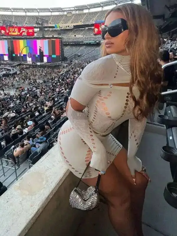 Nuevo Body de manga larga con agujeros rotos y cuello alto con diamantes de Color liso para mujer, vestido ultracorto ajustado sexi de cintura baja FV1O