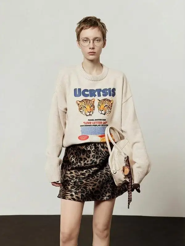 

Женский вязаный свитер Double Leopard Toast Flower Middle Apricot, свободного кроя, с круглым вырезом, для повседневной носки, зимняя новинка