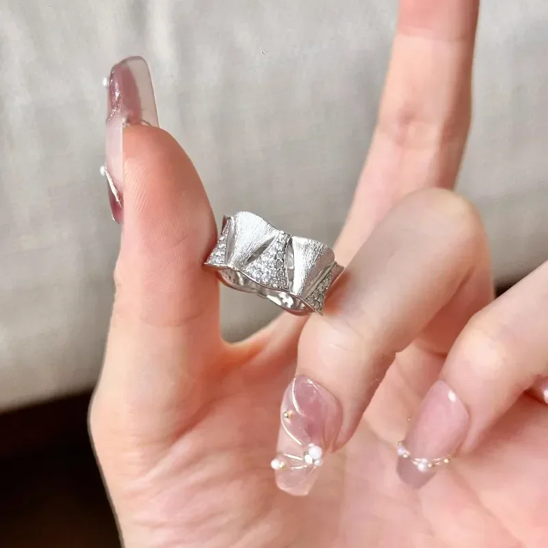 Creative and unique texture light luxury ring silver 925 triangle apricot leaf wire drawing rings for women exquisite jewelry