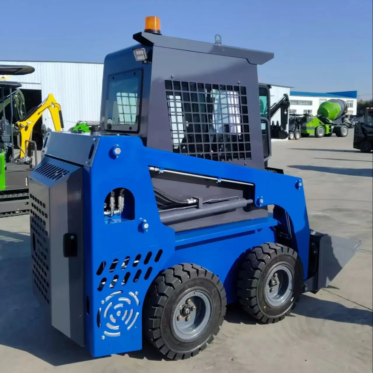 CE EPA Euro 5 Skid Steer JC25 Small Mini Wheeled Skid Steer Loader, with Attachments