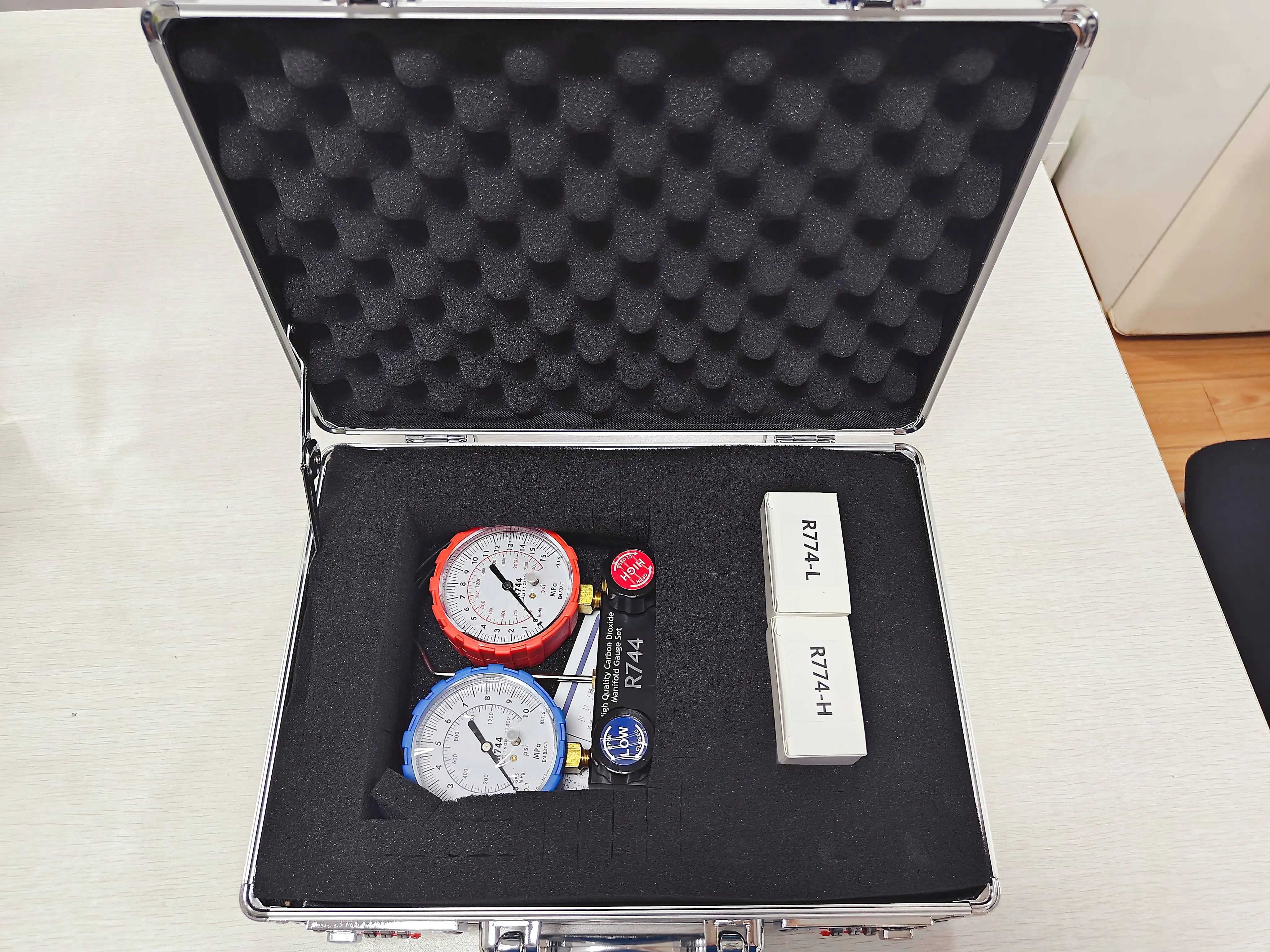 High Quality Carbon Dioxide Manifold Gauge Set Suitable for R744 Refrigerant with 150cm hose Refrigerant Air Conditioner Parts