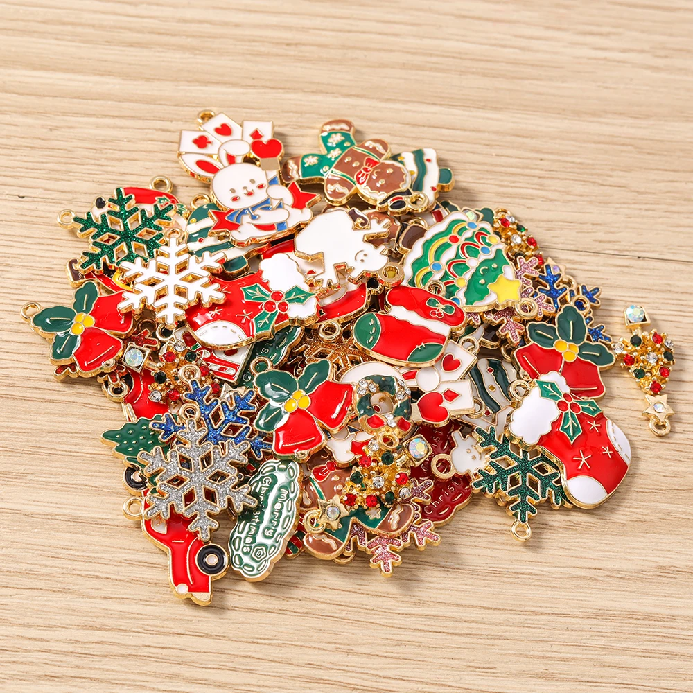 Tusember 10pcs Enamel Christmas Santa Claus Snowflake Snowman Charms for Christmas Necklaces Earrings Bracelets Present Craft