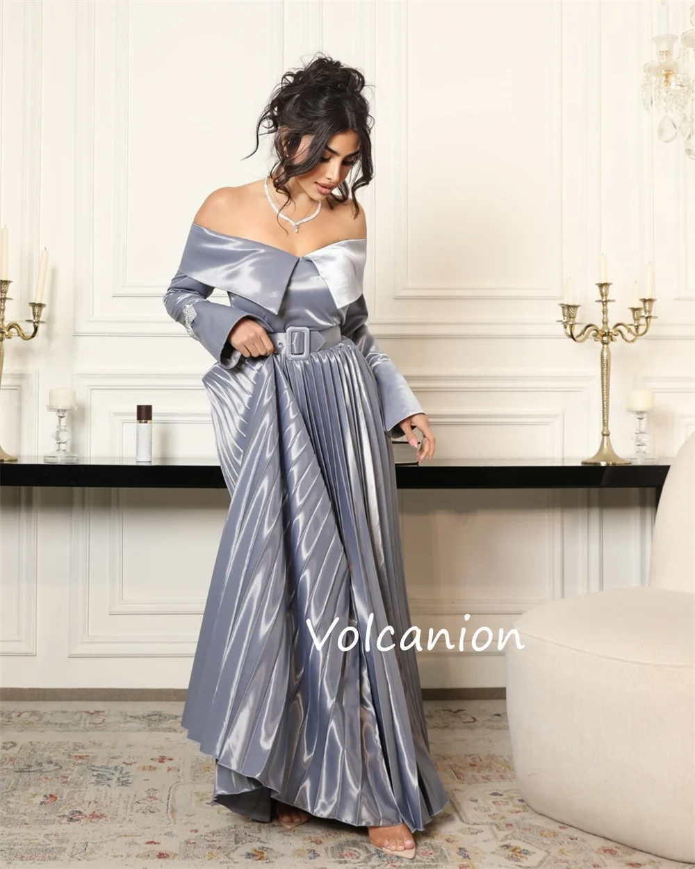 فساتين طويلة مخصصة بطيات شارميوز رشيعية على شكل حرف a مكشوفة الكتف مناسبة مخصصة رائعة