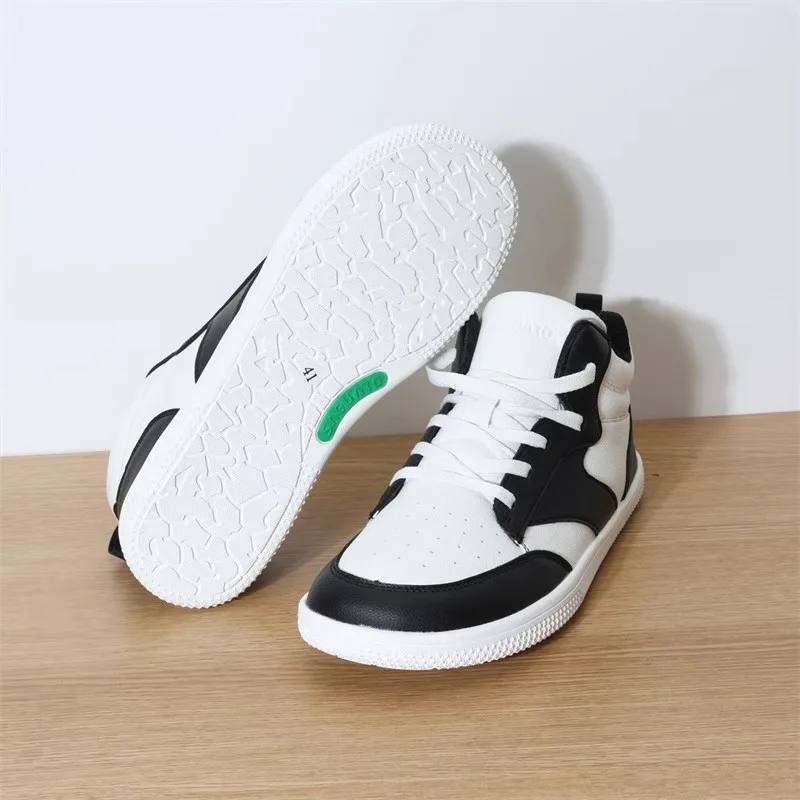 

2025 Winter Bestseller: Durable, High-Quality Outdoor Hiking Shoes Exceptional Traction Premium Hiking Sneakers