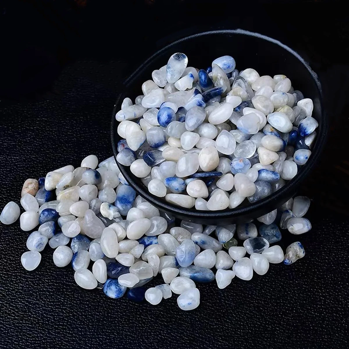 رقائق الحصى Rutilata الزرقاء الطبيعية 3-12 مم، رقائق كريستال Rutilated باللون الأزرق الطبيعي، رقائق الأحجار الكريمة الزرقاء غير المحفورة