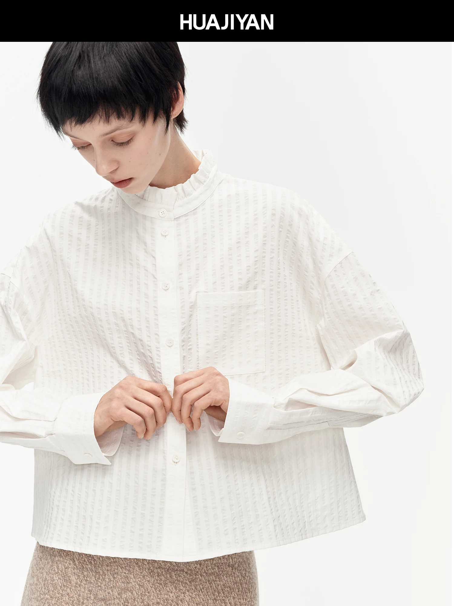 

Hua Ji Yan Budai 100% Cotton Long Sleeve Loose Fit Stand Collar Striped Shirt for Women Spring Season Short Top