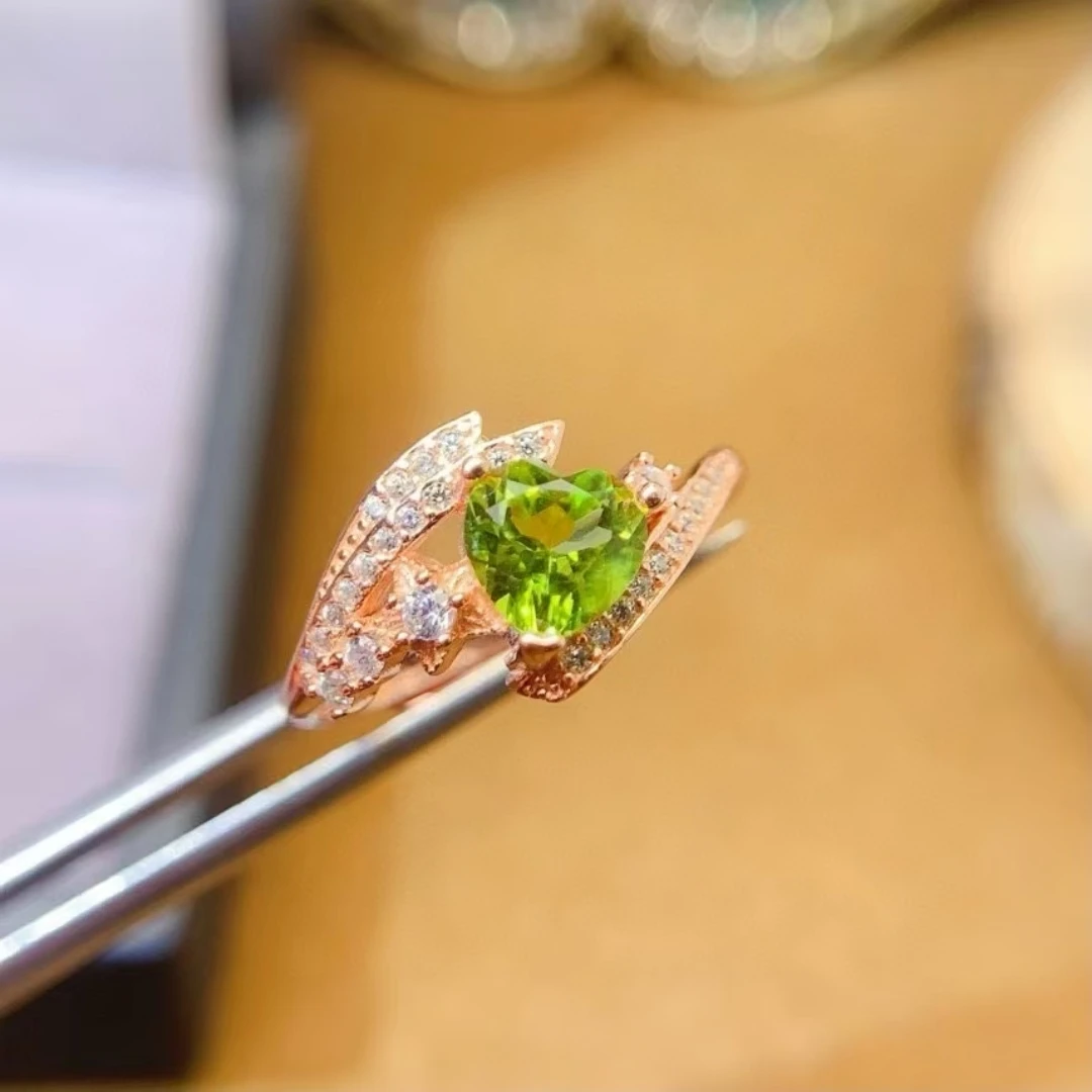 KJJEAXCMY Fine Jewelry Natural Peridot Women's Ring S925 Silver Electroplating Process Inlaid High Clarity Support Testing