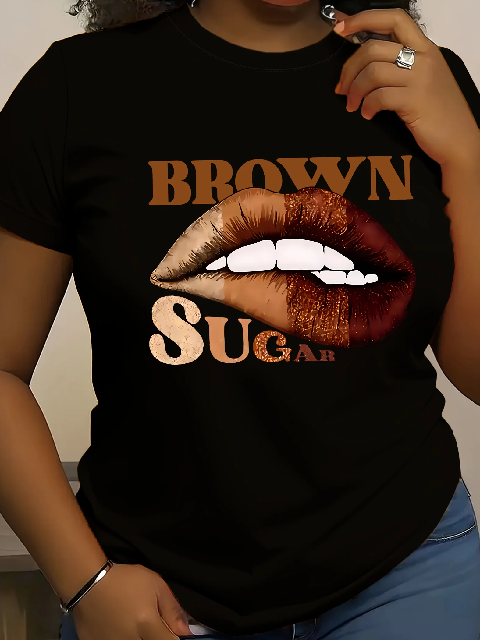 

Women's Brown Sugar Graphic Tee - Short Sleeve Casual Crew Neck T-Shirt Black Top with Artistic Lips Design Machine Washable