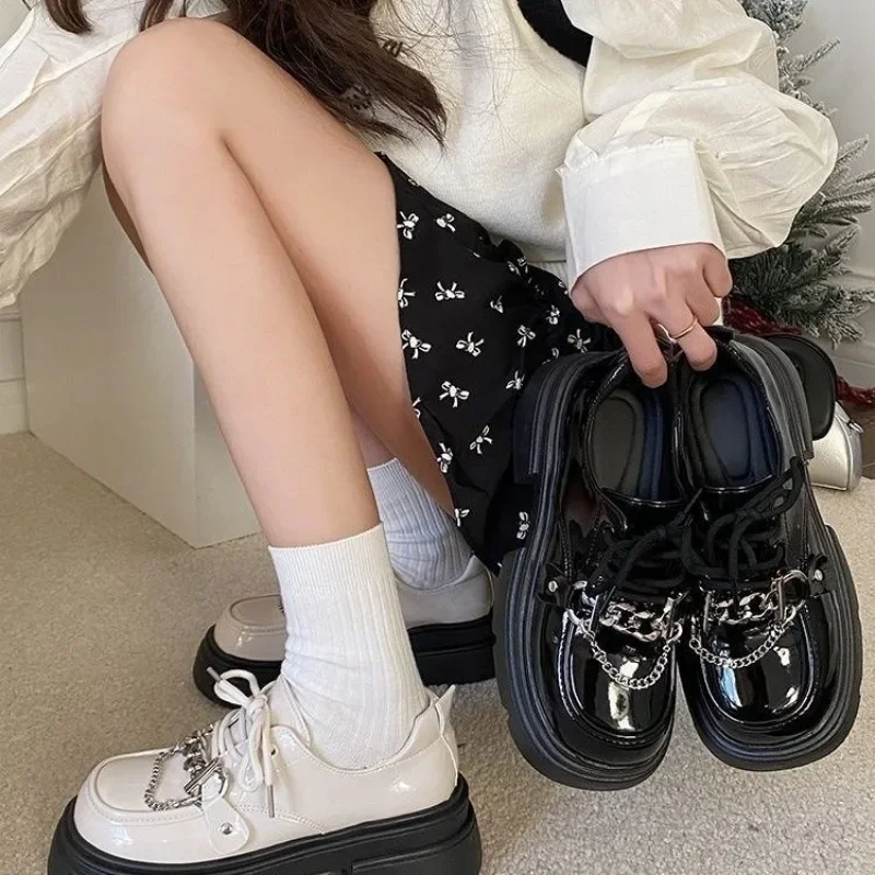 

Женские туфли-лодочки на платформе с круглым носком. Женская обувь на среднем каблуке. Шикарная нескользящая обувь. Высокое качество. Последняя скидка.