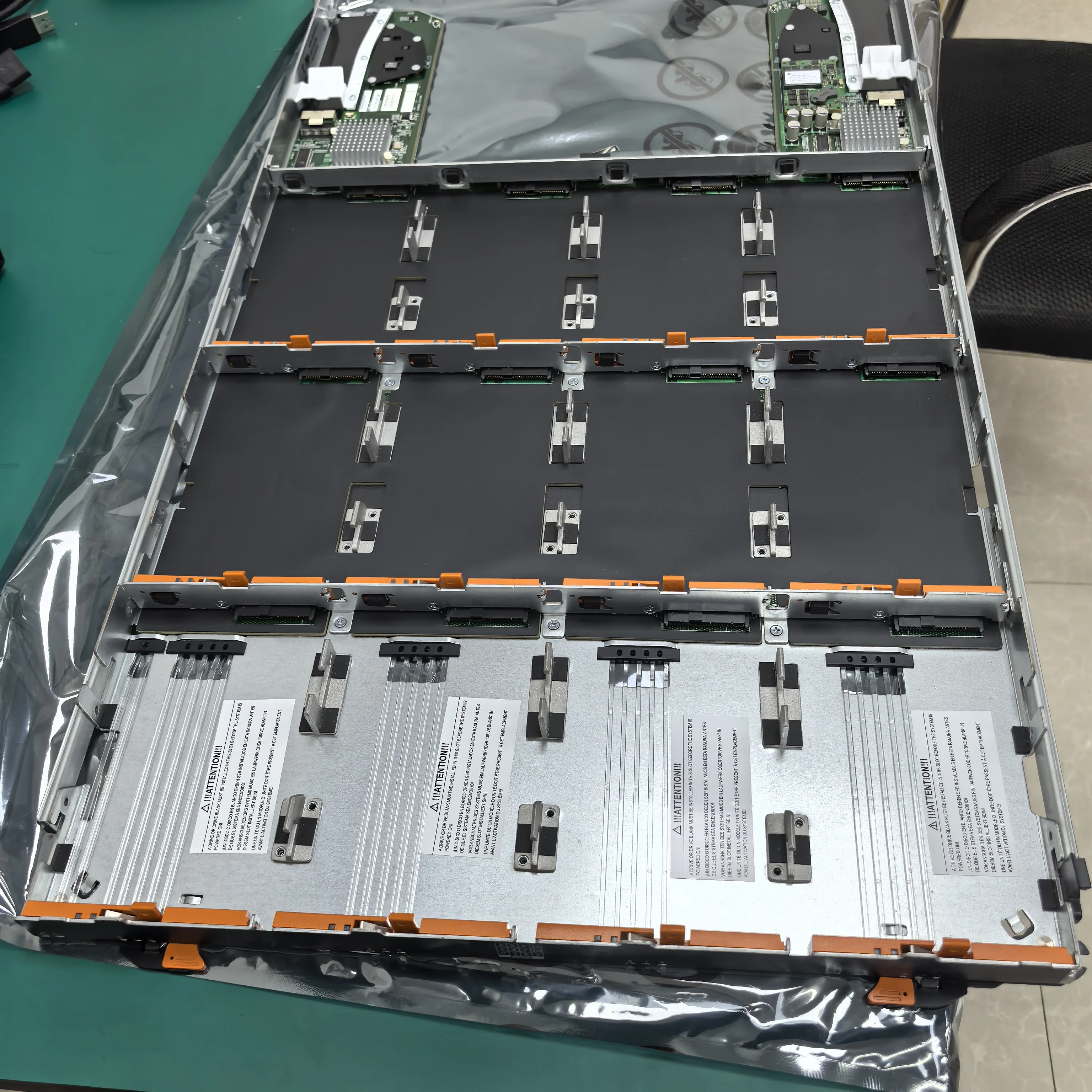 

For Dell MD3060E MD3660I MD3660F MD3260I Backplane Drawer Hard Drive Cage DPT6K