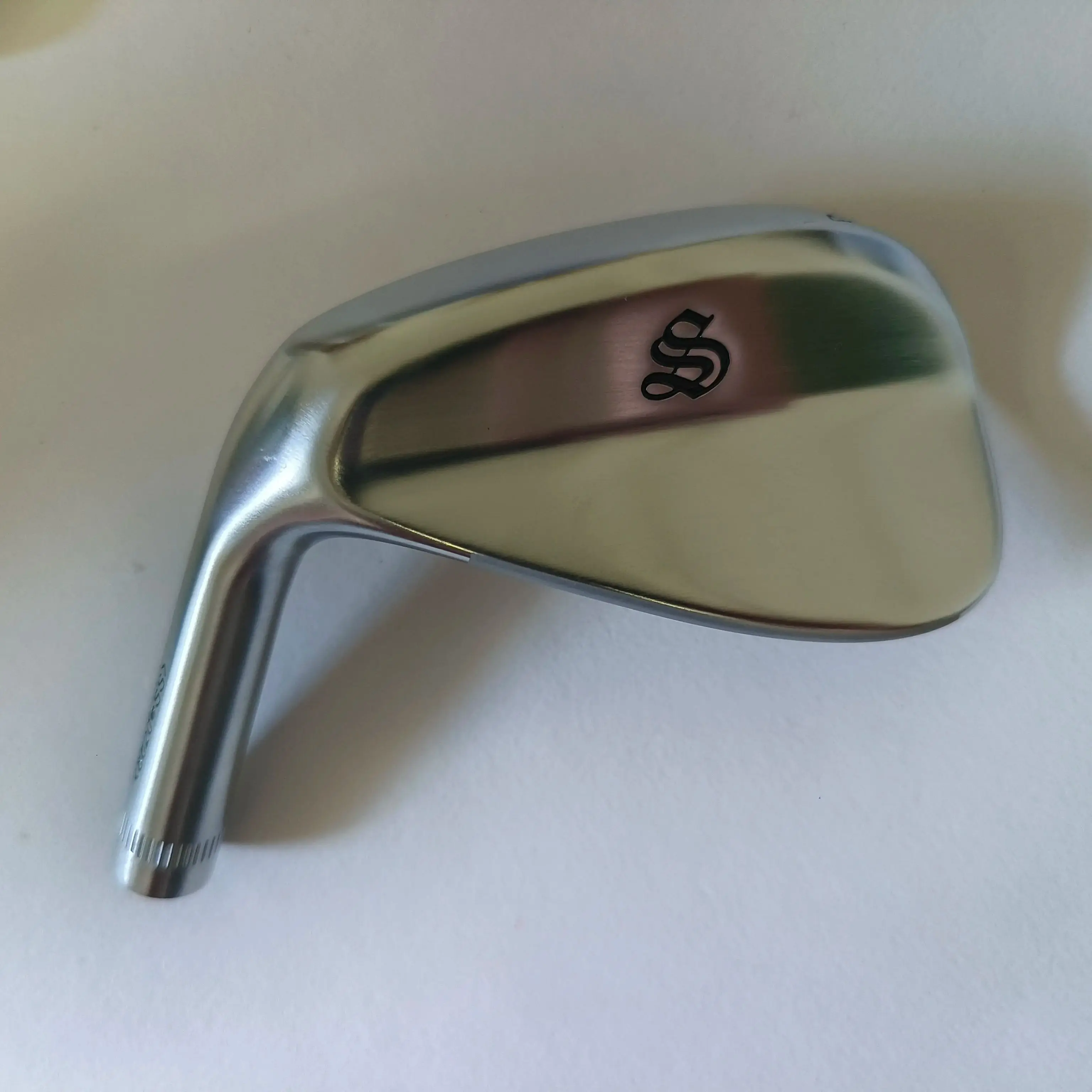 

Silver Left Hand Japanese Golf Wedges Head，The left club head only has the ball head but no shaft