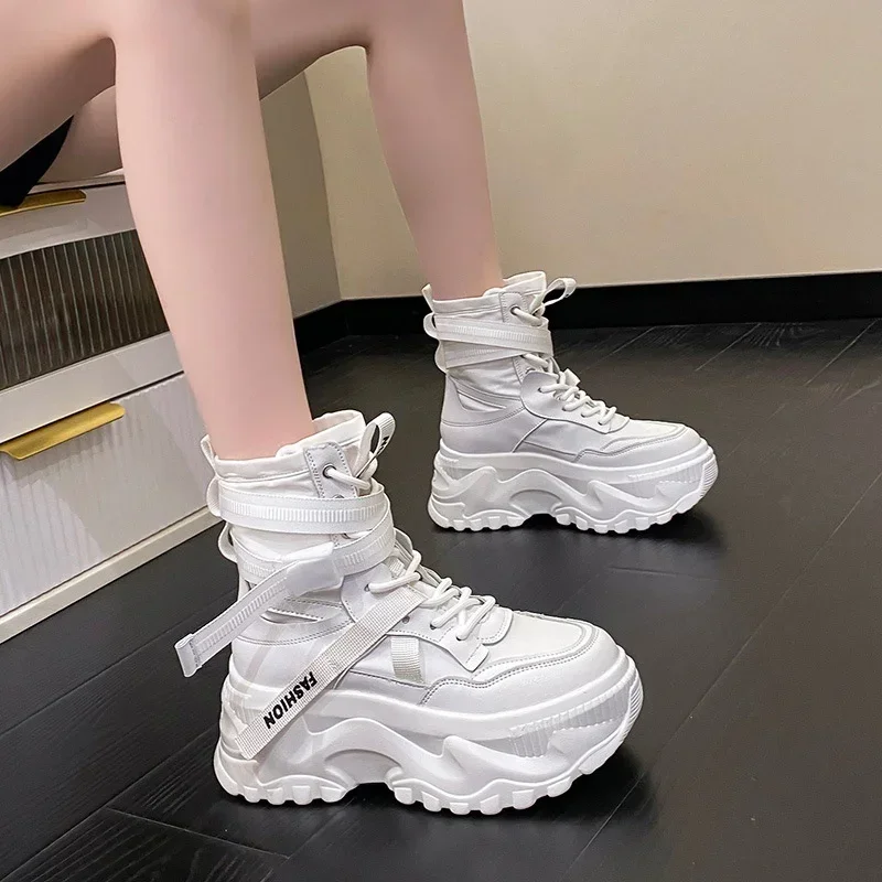 Jesienne buty sportowe z grubą podeszwą Czerwone buty sportowe damskie 2024 New Dad Shoes Korean Edition Simple Women\'s Shoes High Top Casual Shoes