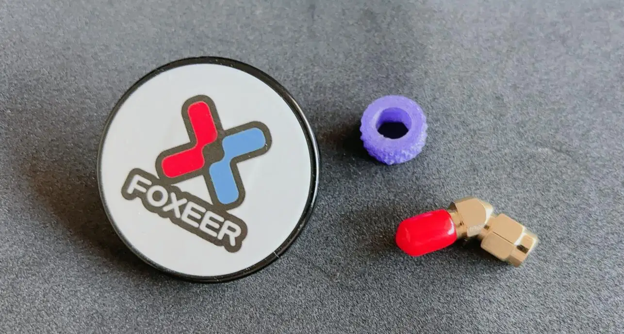 

FOXEER OREO OMG 4.9-5.8Ghz 9.5DBI Patch Antenna Can Custom Pattern RHCP LHCP SMA Mini for FPV Racing Drone