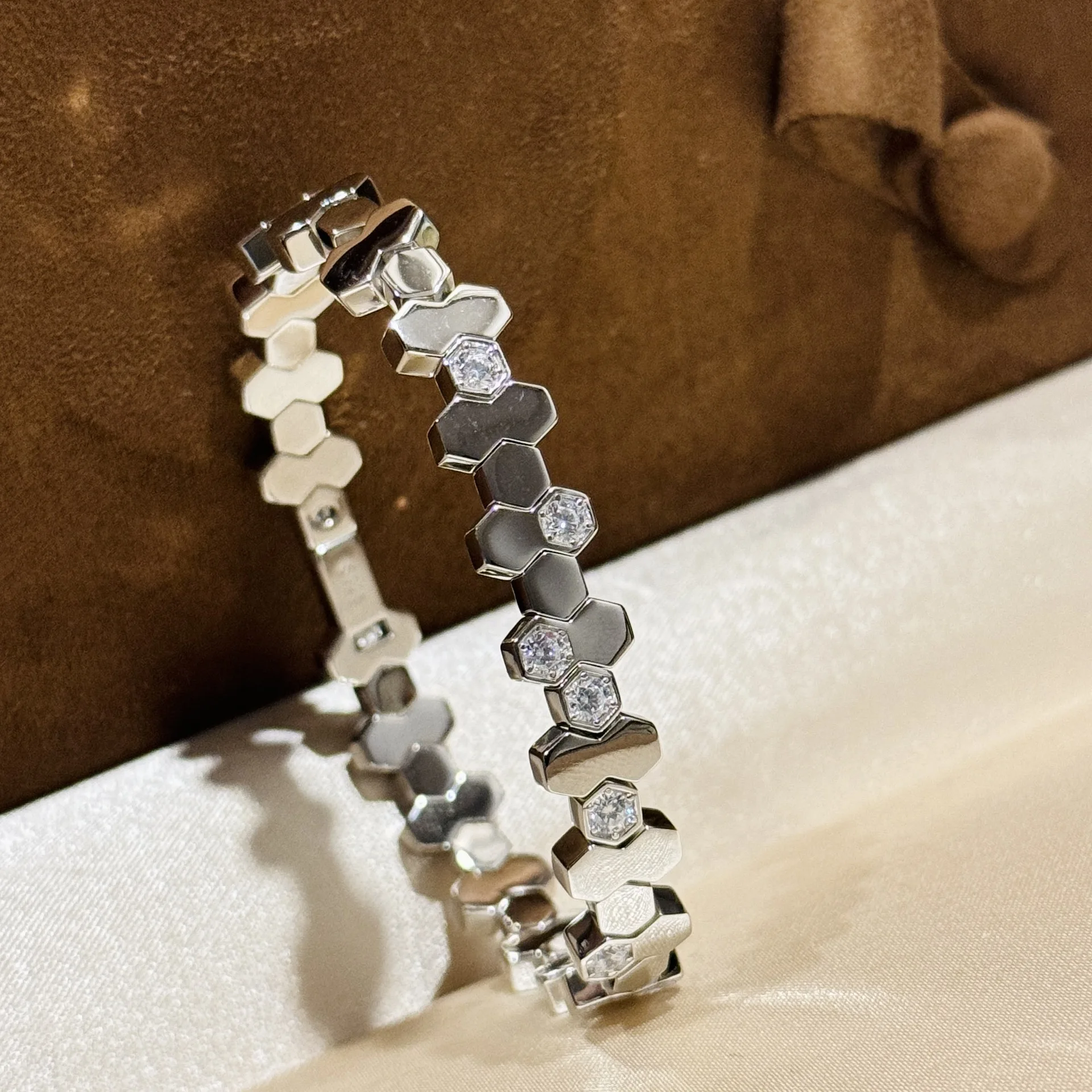 

Electroplated Zircon Ladies' Bracelet