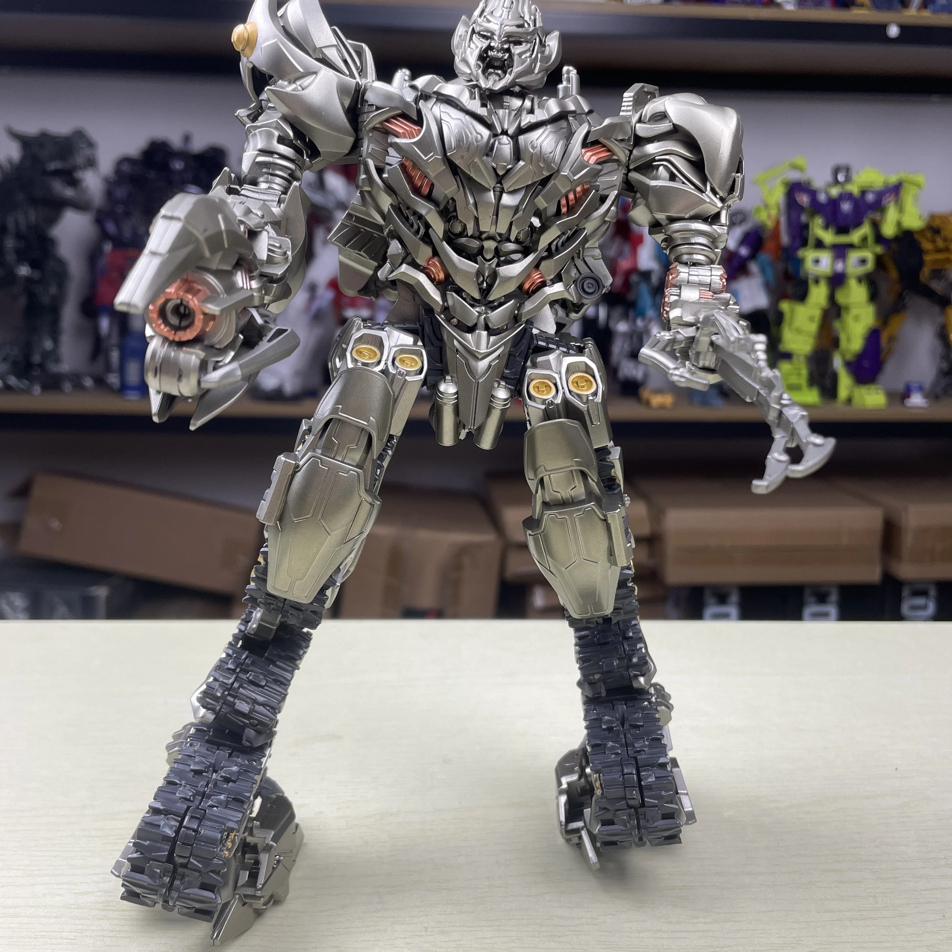 変換 GYHTOYS 8807 メガタンク 18 センチメートル映画バージョン金属コーティングスタジオシリーズ KO SS13 アクションフィギュアロボットのおもちゃ