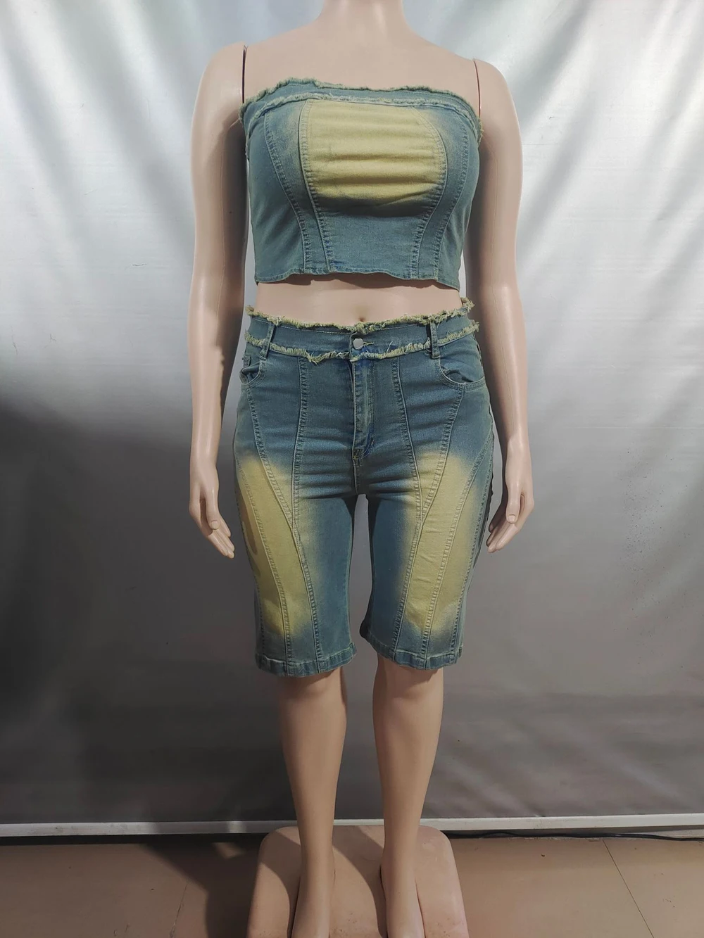 Set Jeans Wanita Atasan Tabung Pinggiran Dicuci Denim Tanpa Tali Modis Musim Panas dan Celana Pendek Jeans Longgar Panjang Lutut Set Pakaian Yang Cocok