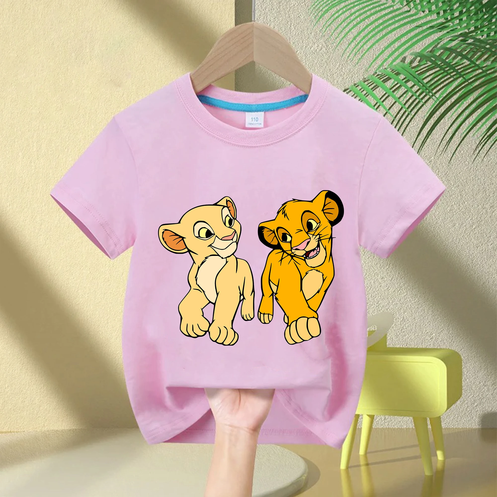 Trendiges und Cooles Kinder-T-Shirt mit Löwenkönig-Simba-Cartoon-Druck, Sommer 2026, atmungsaktive Baumwolle, Kurzarm für Eltern und Kind – Detail 7