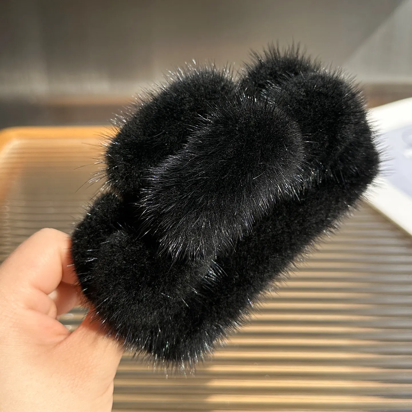 Elegant Real Mink Hair Claw Hairpin Fur Hair Accessory for Women Stylish Hair Gripper for Back of Head Fashionable Hair Decor