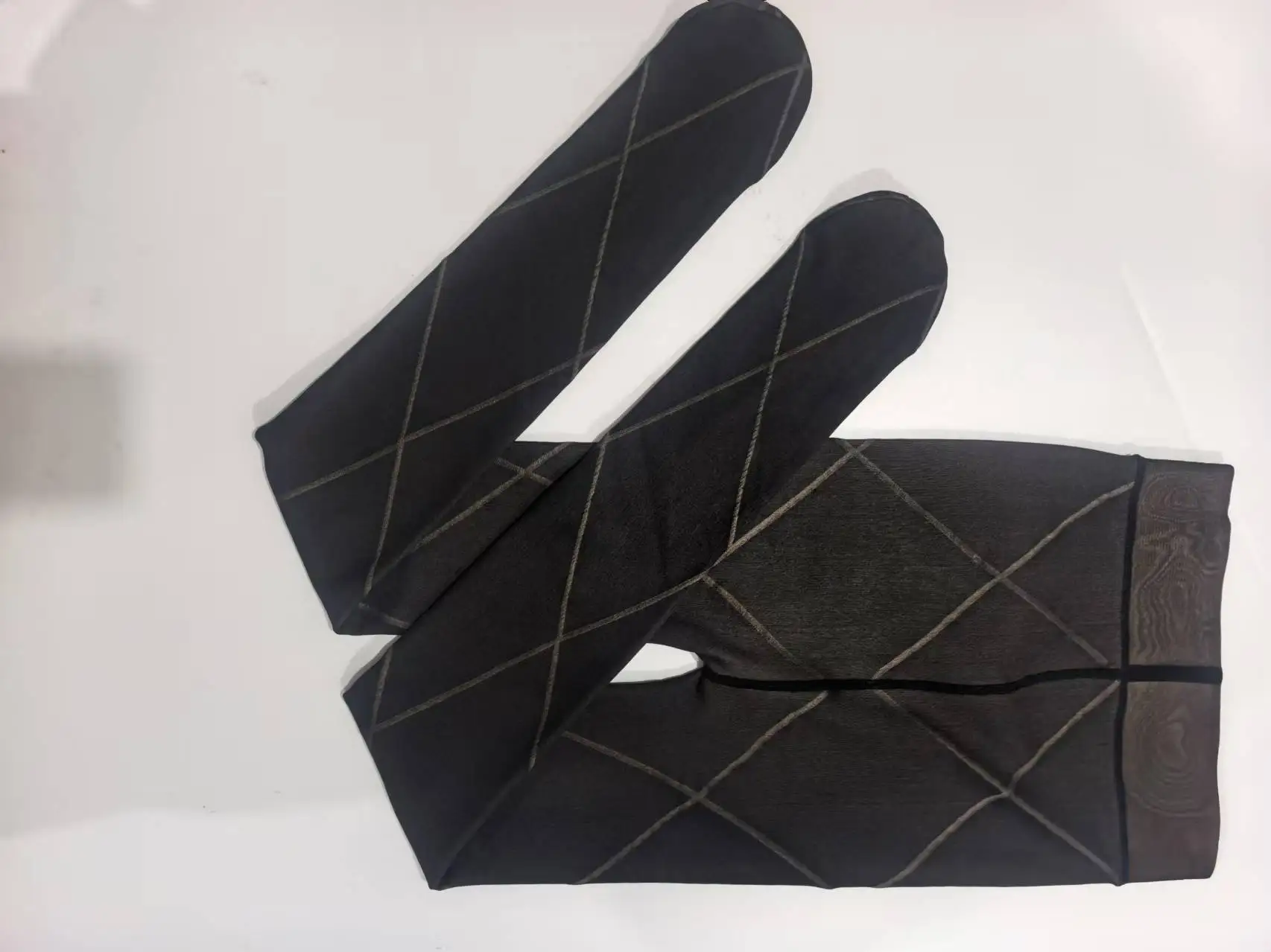 Large-grid jacquard black through-skin fleece-lined thick-walled slim-fitting undergarments for women, front and back seamless,