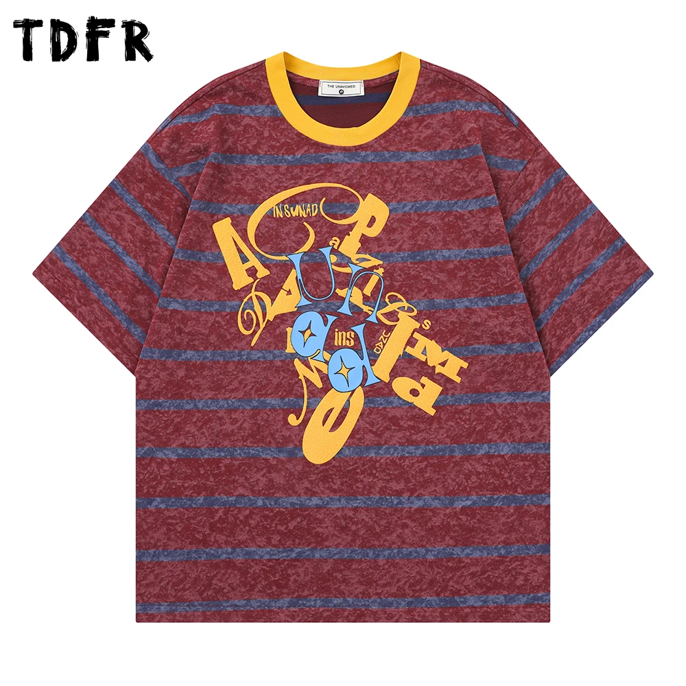 Camiseta de manga corta a rayas horizontales para hombre, con estampado de letras, estilo retro, informal, holgada, con cuello redondo y media manga.