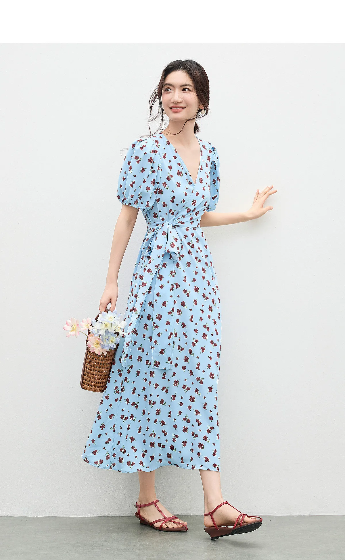 SENTUBILA 2026 Sommer-Blumenkleider für Damen, Französischer V-Ausschnitt, Puffärmel, Elegantes Taillenband, Figurbetontes Bedrucktes Midi-Kleid W62LF7571 – Detail 11