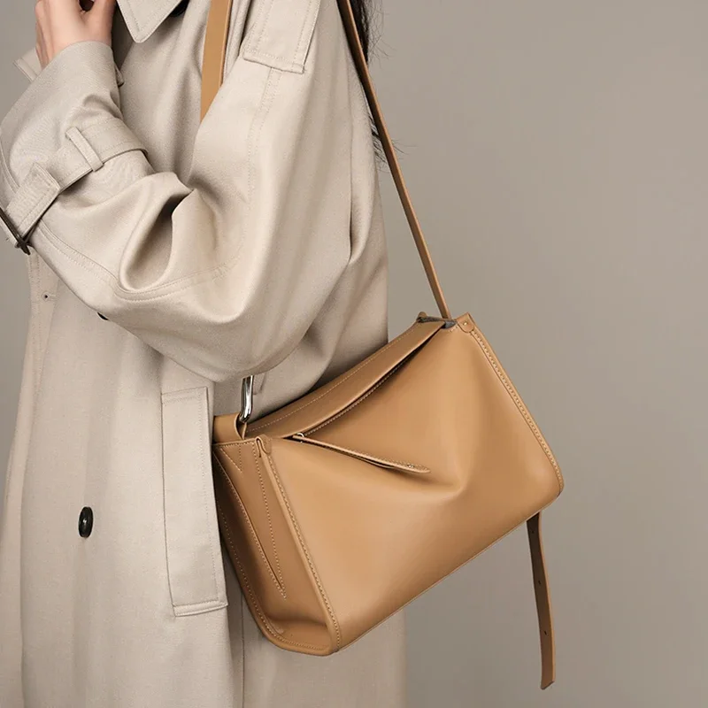 

New Cowhide Women's Shoulder Bag Fashion Rivet Adjustable Shoulder Strap Woman Crossbody Bags Genuine Leather Female Casual Bag