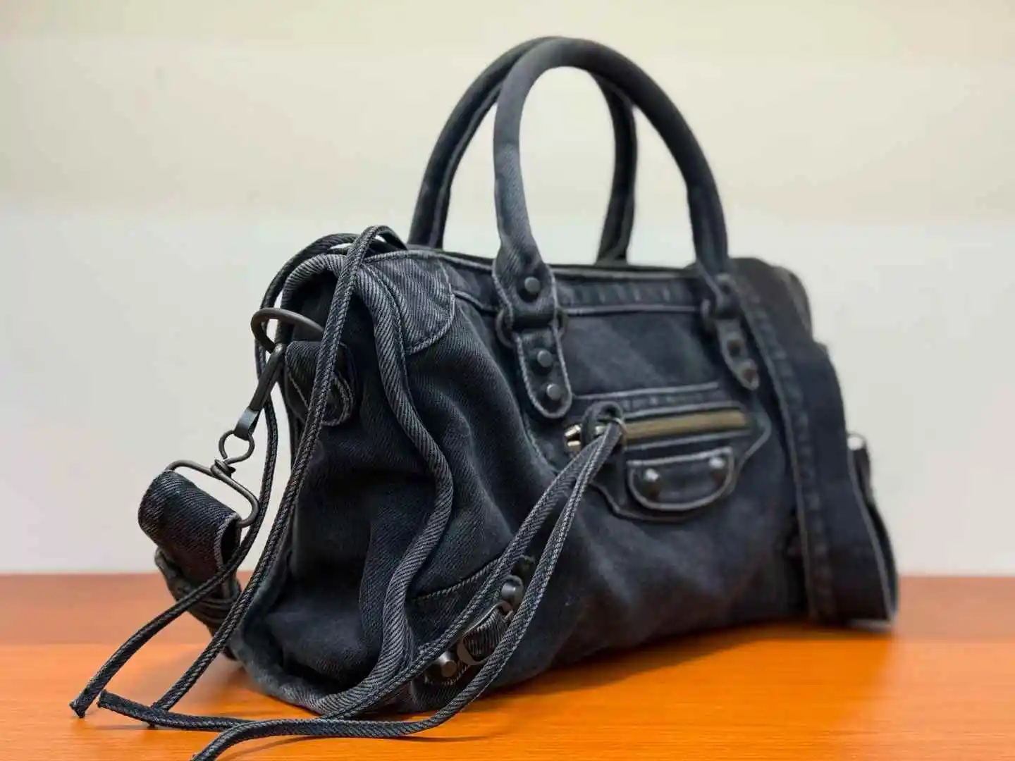 2026 new fashion Motorcycle Tote Bag 2025 New Style by Bloggers Trendy Rivet Decorated Handbag Single Shoulder for free shipping