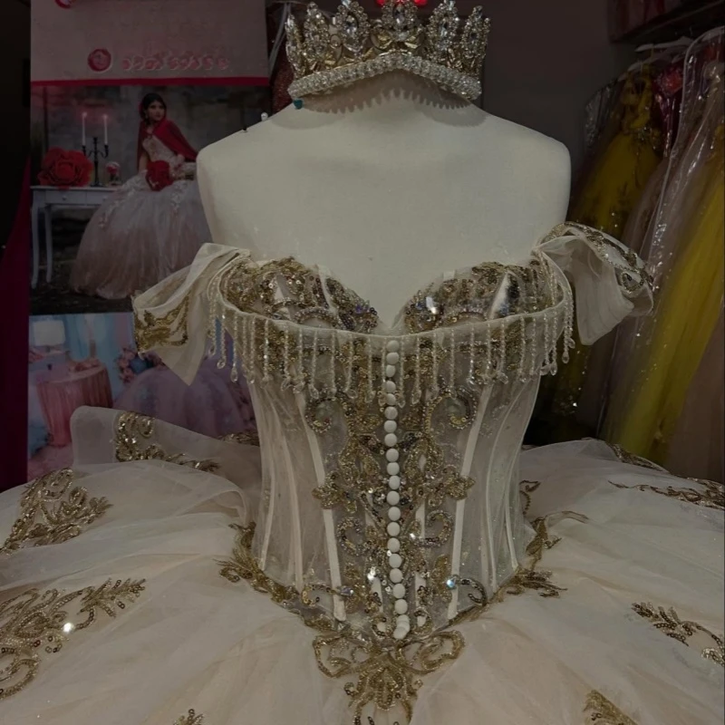 Champagne Quinceanera Dresses Ball Gown Off The Shoulder Applique Lace Beading Crystal Tull Sweet 16 Dress Vestidos 15 De Anos