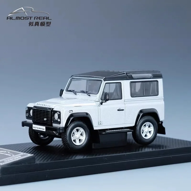 1:43 Land Rover Defender 90th 2 millionth commemorative edition, alloy static miniature car tide play model, adult collection.