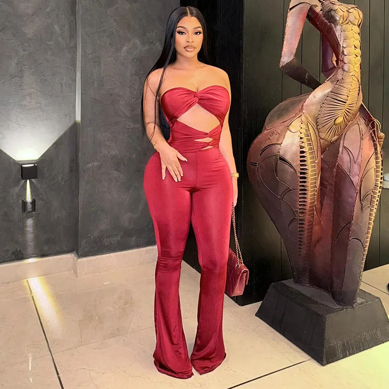 بدلة قفز طويلة للسيدات لعام 2025 بدلة لياقة بدنية متوهجة للنساء بدلة قفز نسائية حمراء مكشوفة الأكتاف بدلة قفز مثيرة بدون أكمام وظهر مكشوف