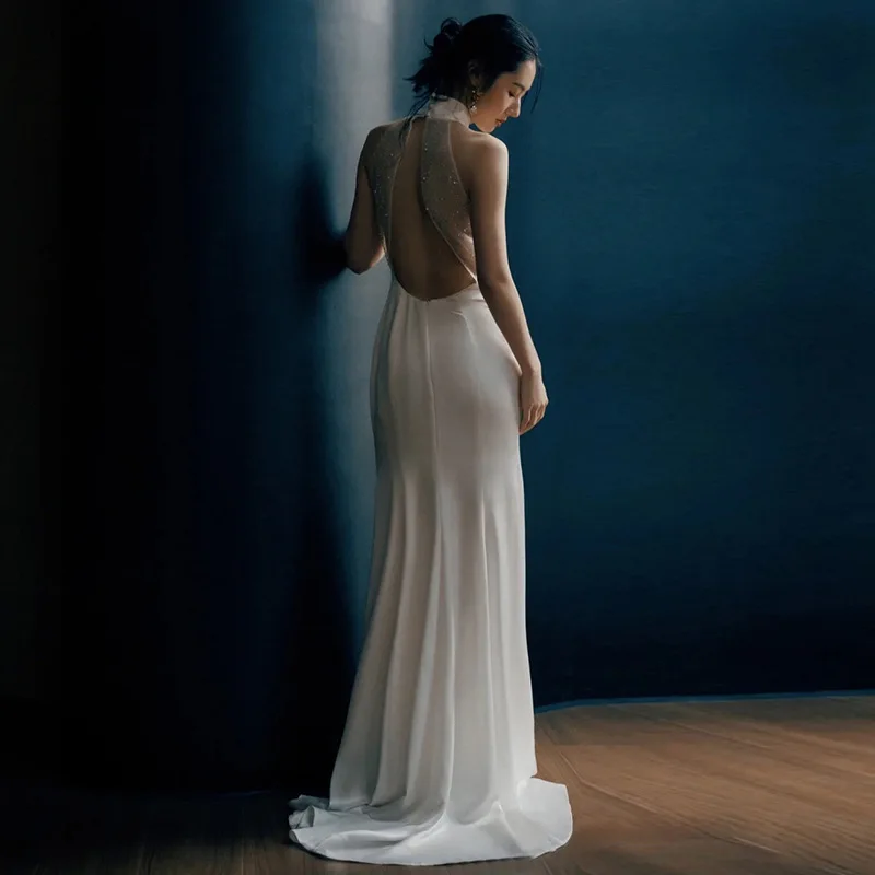 Sexy rückenfreies, luxuriöses Braut-Hochzeits-Meerjungfrauenkleid, Morgenmantel, weißes, schlichtes Satinkleid in Weiß
