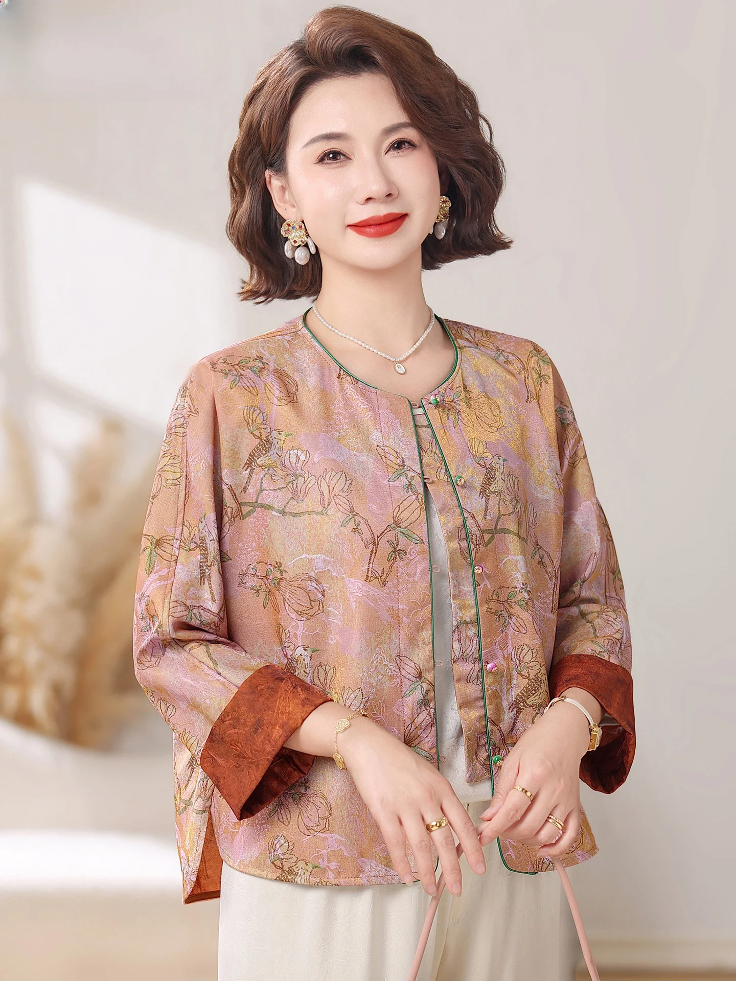 

Весенняя верхняя одежда Ele для молодых мам: новый китайский кардиган с открытым передом, подходит для женщин среднего и старшего возраста.