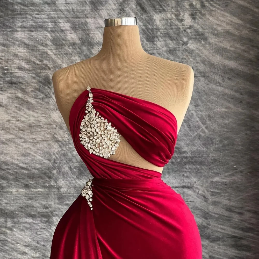 Vestidos De graduación De sirena De satén rojo oscuro para mujer, sin hombros, cristal, sin mangas, plisado, vestidos De fiesta De noche, vestido De boda