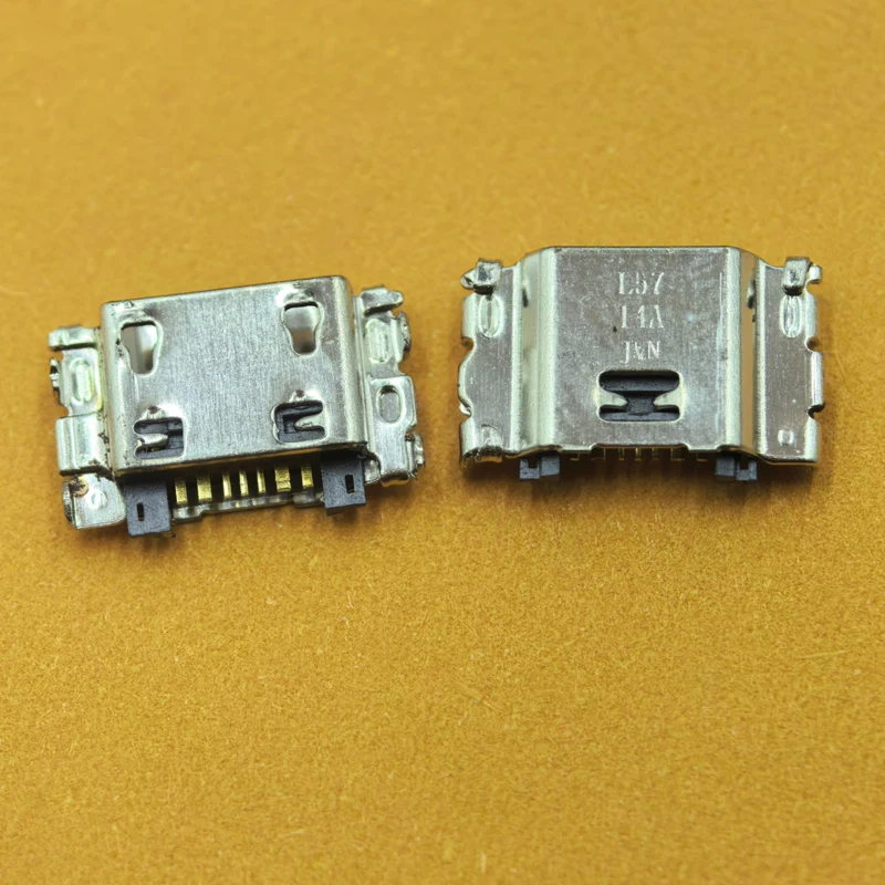 USB Charger Connector Samsung Galaxy A605 - close-up view