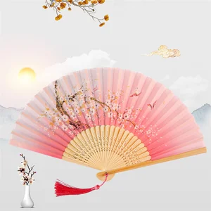 Vintage Elegan Handheld Foldable Cina Sutra Kipas Lipat Kayu Shank Tari Klasik Fan Dekorasi Rumah 10 kipas tangan kayu penjualan terbaik - №